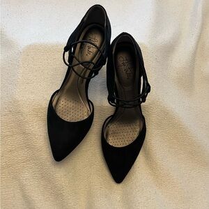 Life Stride Elegant Black Lace-Up Heels